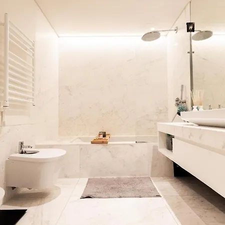 Апартаменты Infinity Tower Private Luxury Лиссабон